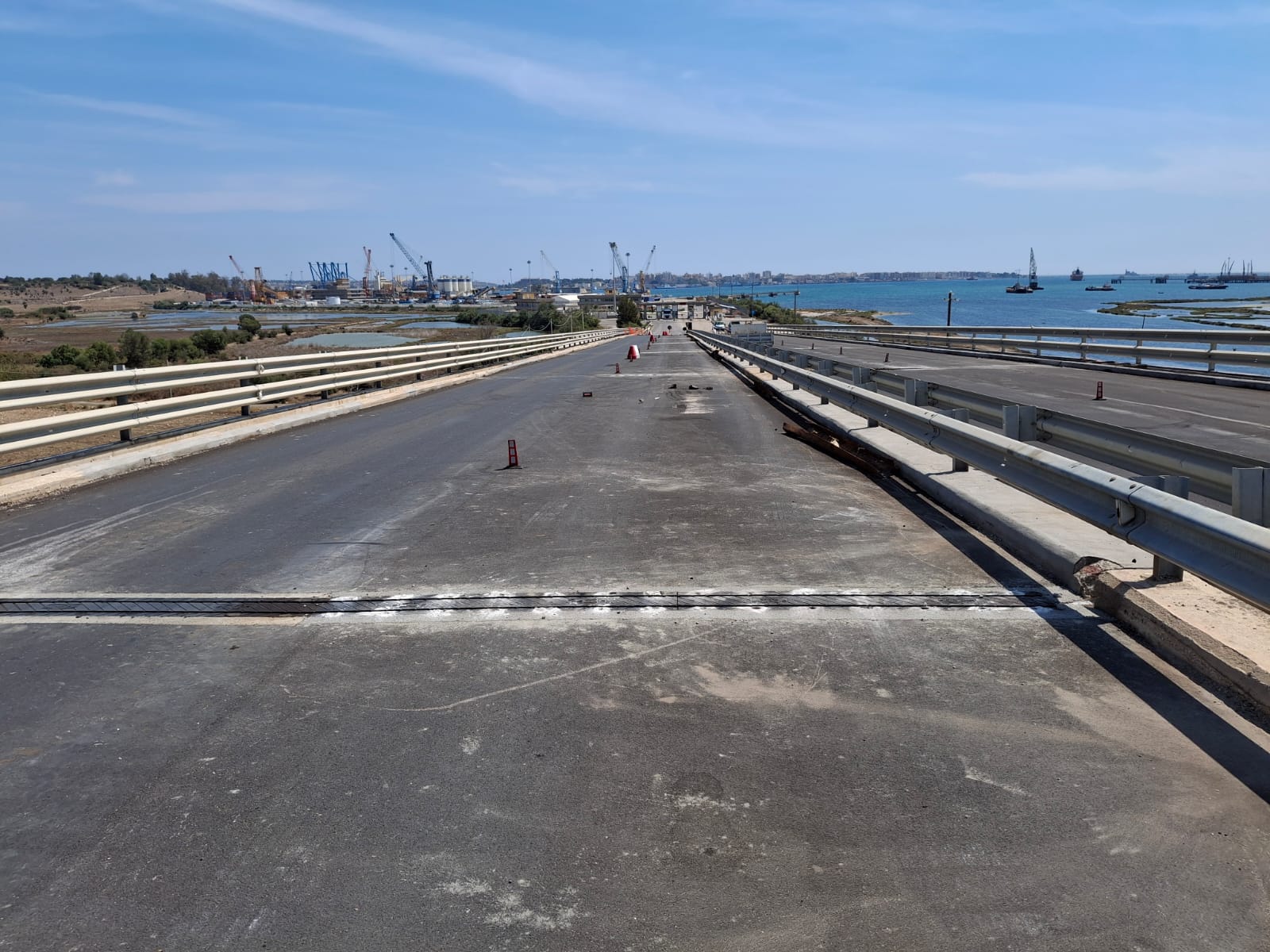 Viadotto di accesso al porto di Augusta durante i lavori sull'impalcato